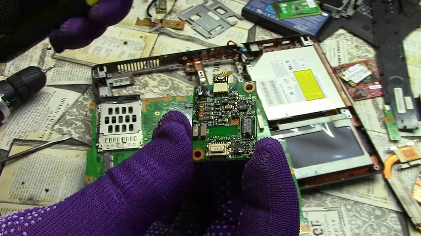 ссд накопитель для ноутбука разъём м2, отсоедините ram ноутбука, асус модуль фай в ноутбуке модуль вай фая, разъемы на плате нетбук acer kav 60, расположение процессора в ноутбуке