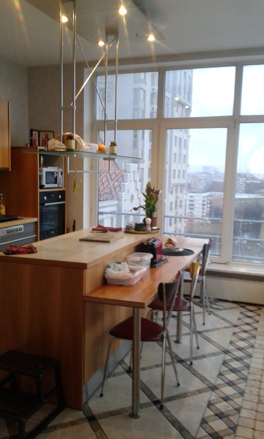комната, квартира, стойка барная, стол-барная стойка, кухня