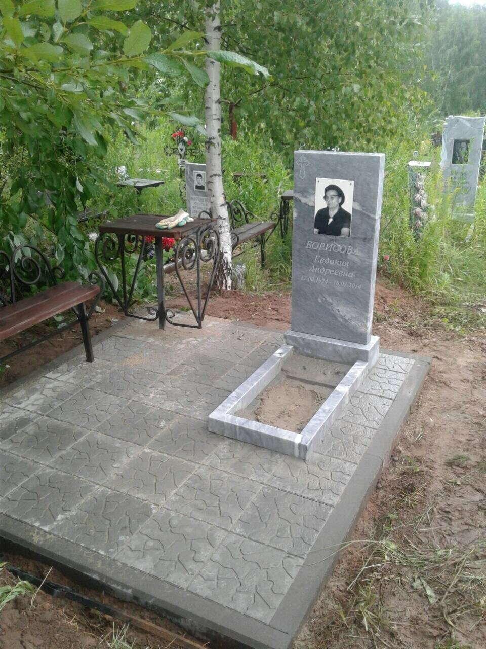 памятники из мрамора, памятники из гранита, памятник на могилу, фигурные памятники из гранита, мраморные памятники на могилу