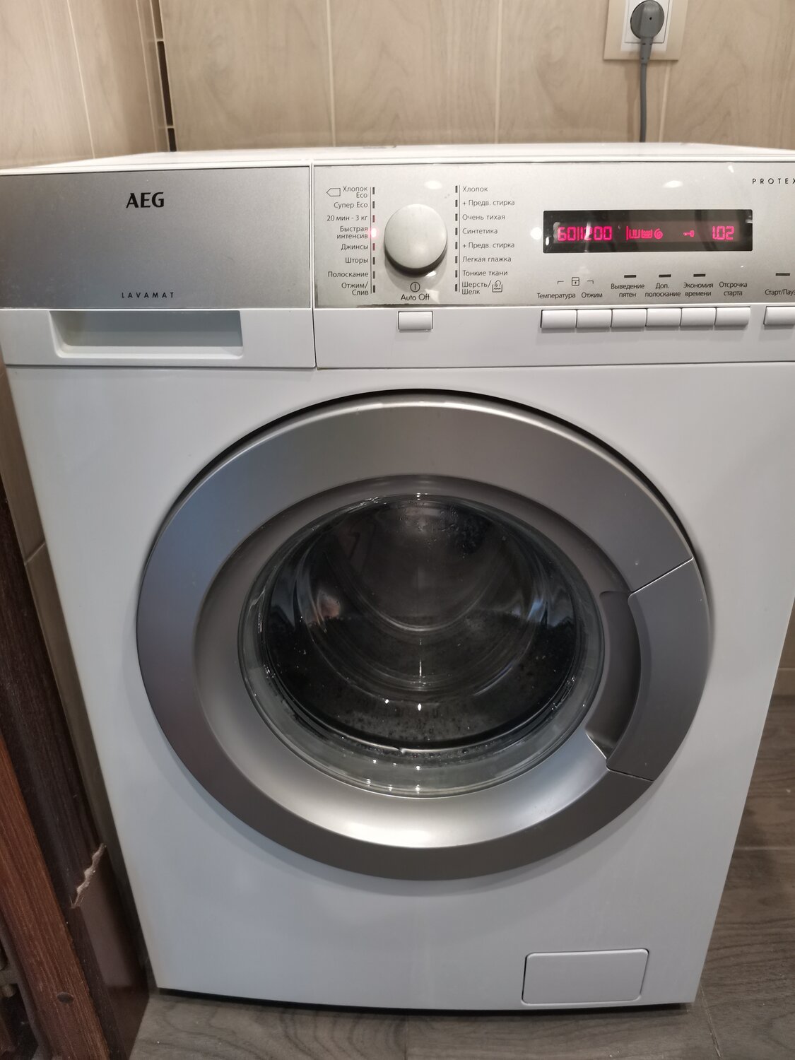 бытовая техника, стиральная машина узкая aeg ams8000i, aeg ams7000u, aeg, стиральная машина aeg lavamat 6kg protex