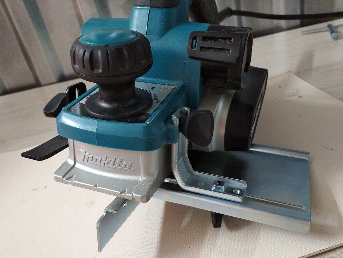 электрорубанок makita kp0810k, рубанок makita kp 0810 c, рубанок макита кр0810с, makita kp0810ck, электрорубанок makita kp0810c