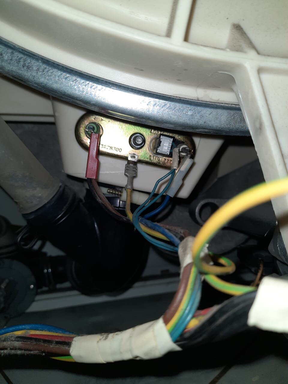 провода на тэн в стиральной машине самсунг, indesit wisl 82 тэн, слетел провод с тэна стиральной машины, тэн стиральной машины