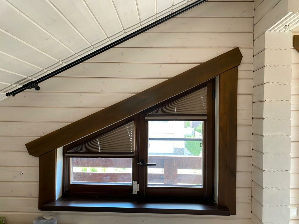 рулонные шторы на скошенные окна, трапециевидные окна, жалюзи на скошенные окна, жалюзи на треугольные окна, скошенные окна