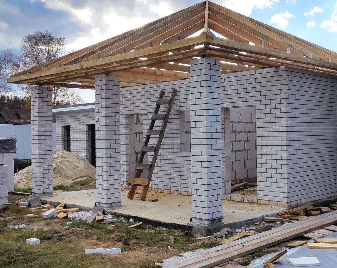 гараж из газобетона, гараж из газосиликатных блоков, гараж из пеноблоков, гараж из пеноблоков с навесом, строительство