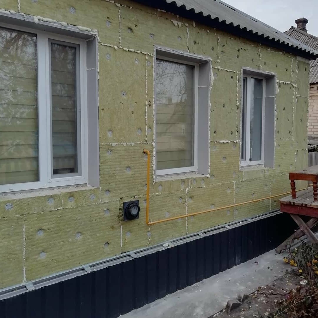 утеплитель для стен дома снаружи под сайдинг, утепление дома под сайдинг, утеплить деревянный дом снаружи под сайдинг, утепление стен снаружи минватой под сайдинг, утеплитель под сайдинг
