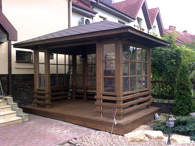беседка застекленная с крыльцом, беседка веранда, беседка уличная, закрытая беседка, застекленная беседка
