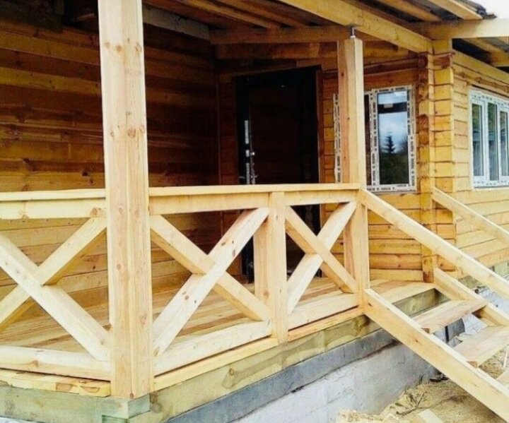 веранда к дому, каркас террасы к дому, ограждение террасы из бруса, деревянная терраса к дому, строительство веранды