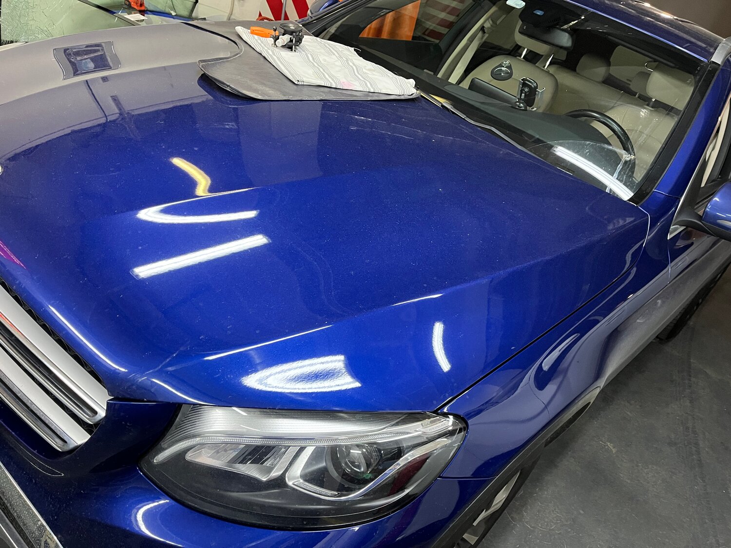 автомобиль, синяя глянцевая пленка, виниловая пленка, авто, полировка авто