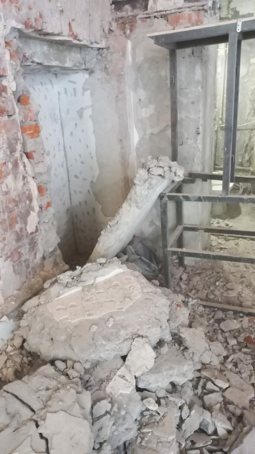 демонтаж стен, демонтаж сантехкабины в панельном доме, в панельном доме, п 44 демонтаж сантехкабины, стена из сибита в квартире
