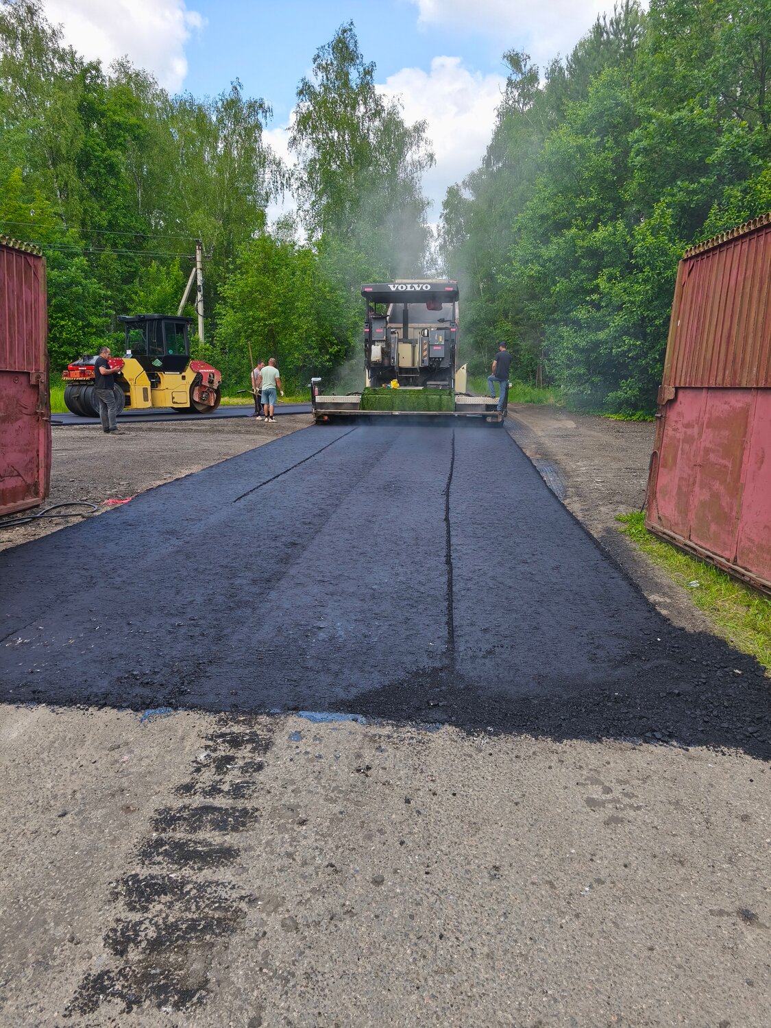 укладка асфальта, асфальтирование дорог, асфальт, укладка асфальтовой крошки, асфальтирование