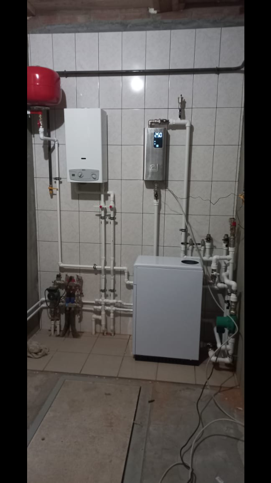 обвязка котла газовик, двухконтурный котел урнатиш, котельная с электрокотлом, обвязка напольных котлов, двухконтурный электрический котел или бойлер
