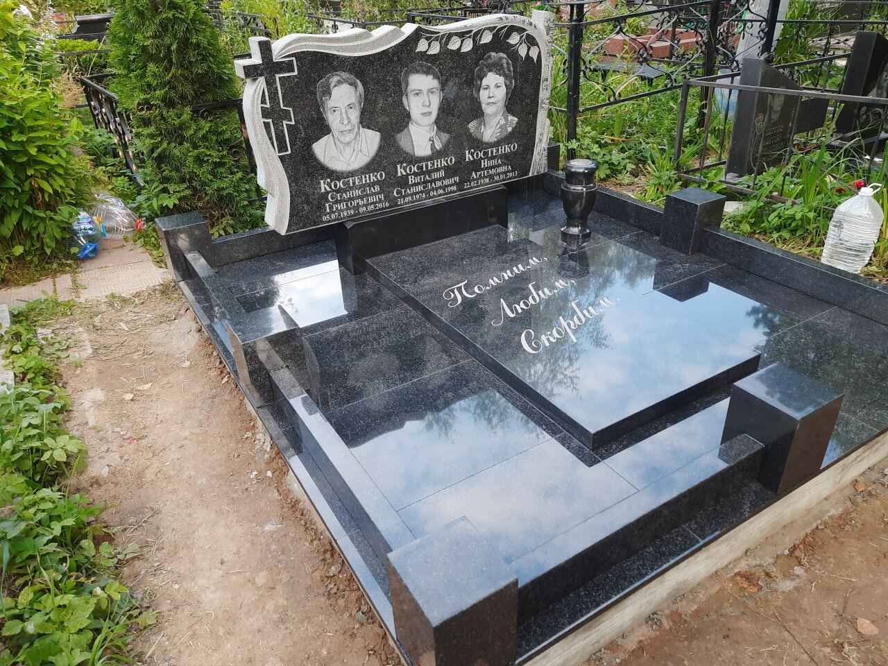 памятники двойные, двойные гранитные памятники, памятник одинарный, гранитный памятник, надгробные памятники из гранита