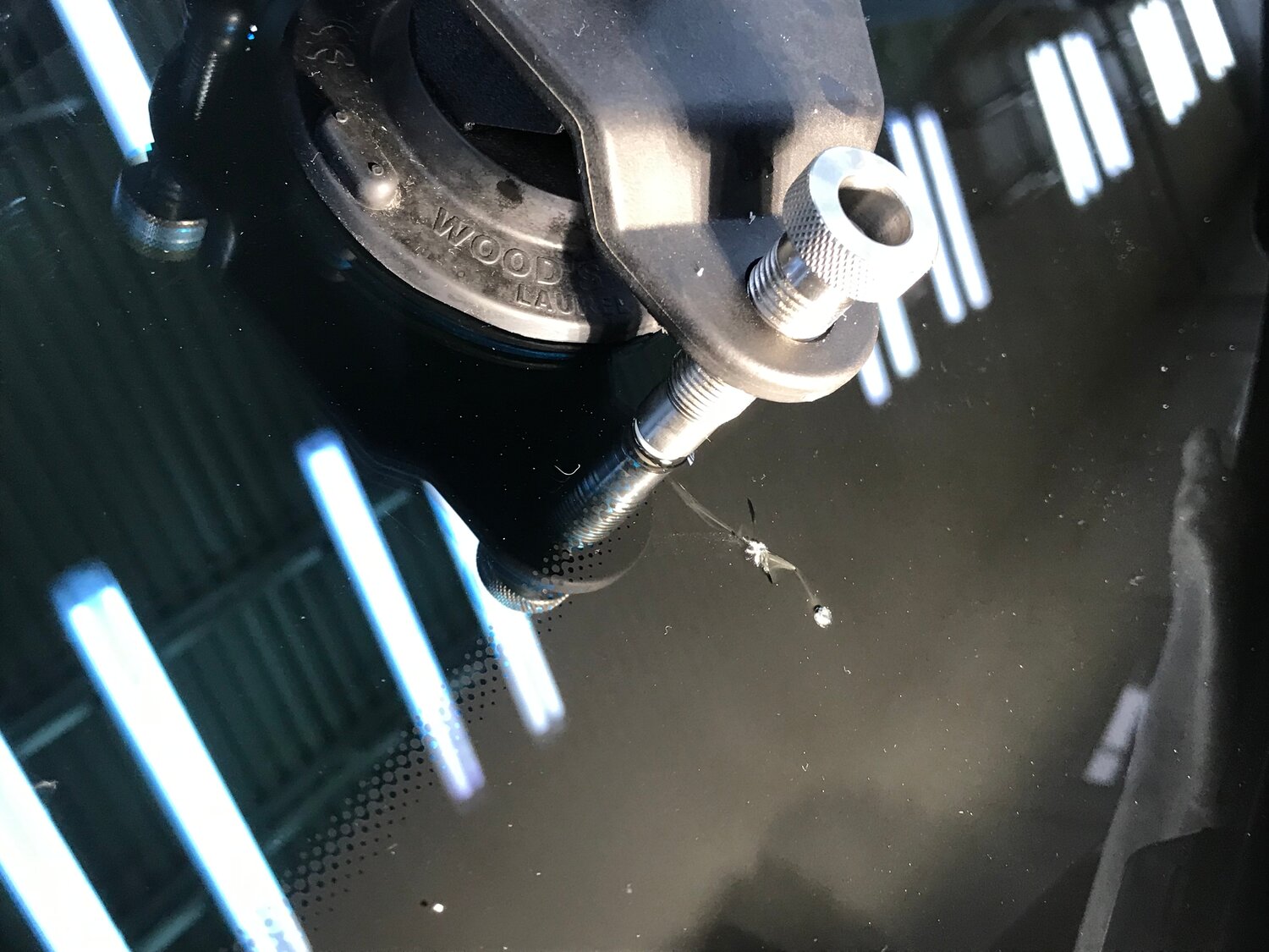 полировка стекла, полировка, ограничитель рычага кпп приора, ремонт сколов, гидрорезка