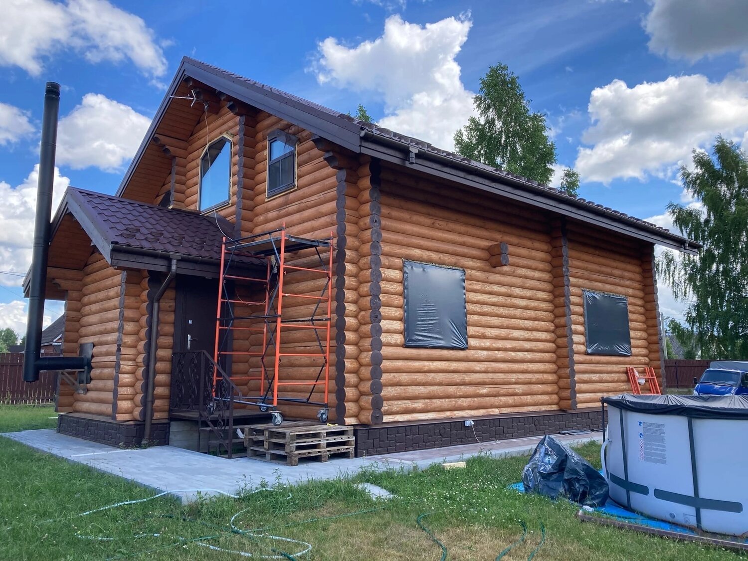 дом сруб, сруб дома, дом бревно, дом из оцилиндрованного бревна, сруб дома из бревна