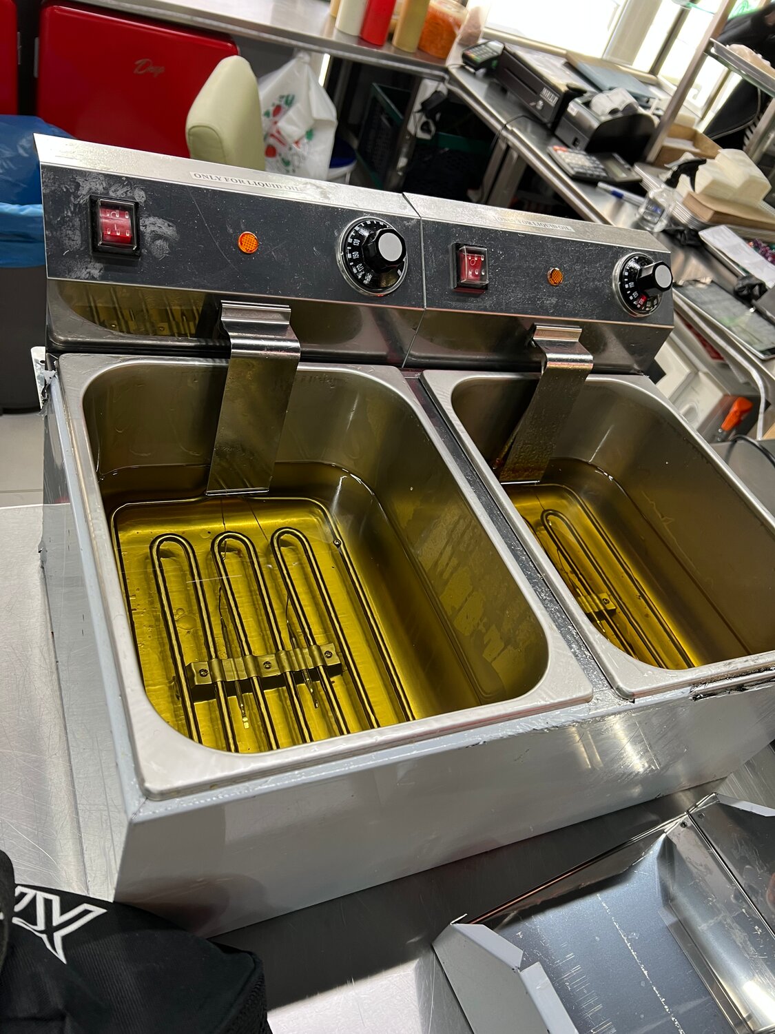 фритюр или фризер, фритюрница frifri 5828, фритюрница, фритюрница airhot ef12+12, фритюрница airhot ef4