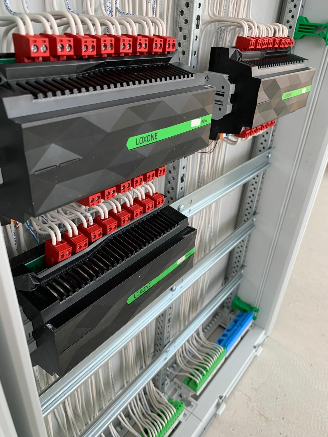 loxone miniserver, knx щит автоматики, щит loxone, щит автоматизации, электроника