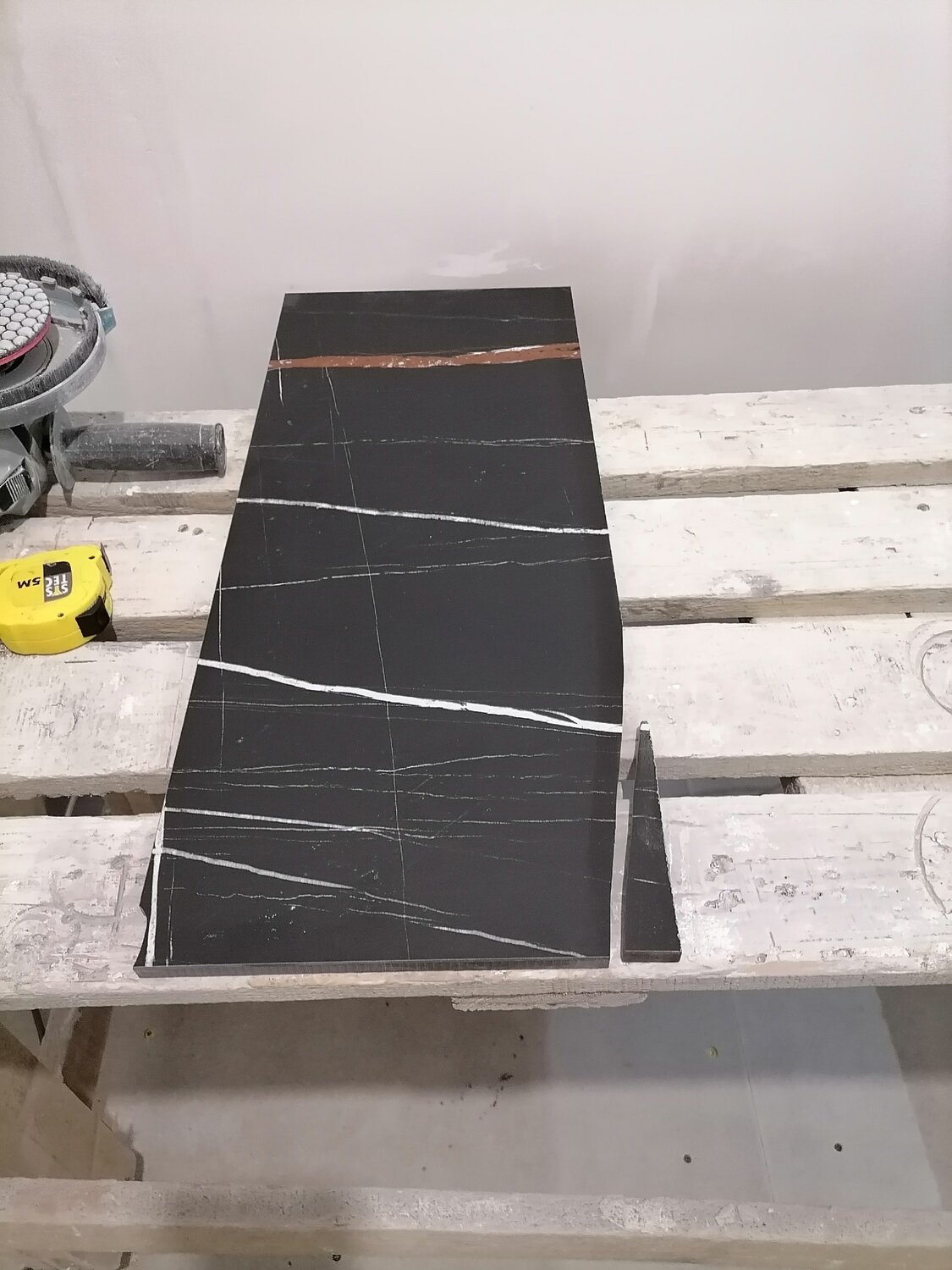 мрамор черный, мрамор, мраморная плита, nero marquina мрамор, sahara noir мрамор