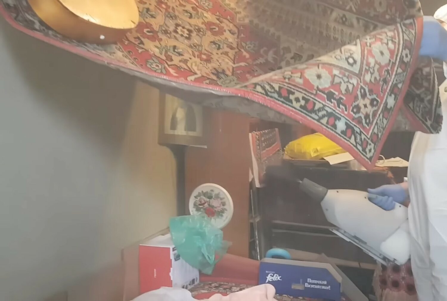 интерьер, квартира наркомана, квартира, bpjs kesehatan, наркопритон