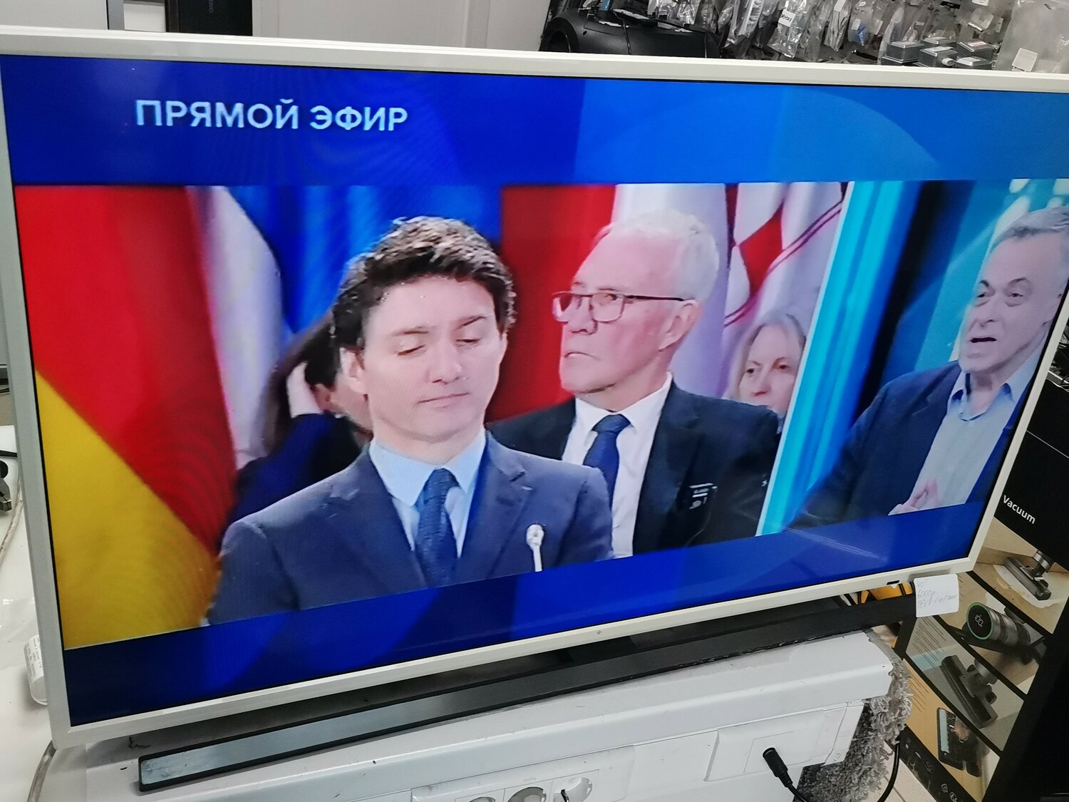 телевизор, в прямом эфире, телевизор бу, фотография телевизора, цифровое тв