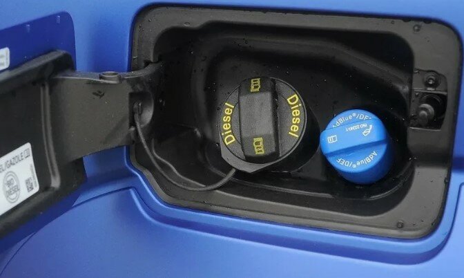 бак adblue, adblue bmw, система adblue mercedes, мочевина для дизеля adblue, крышка бака adblue