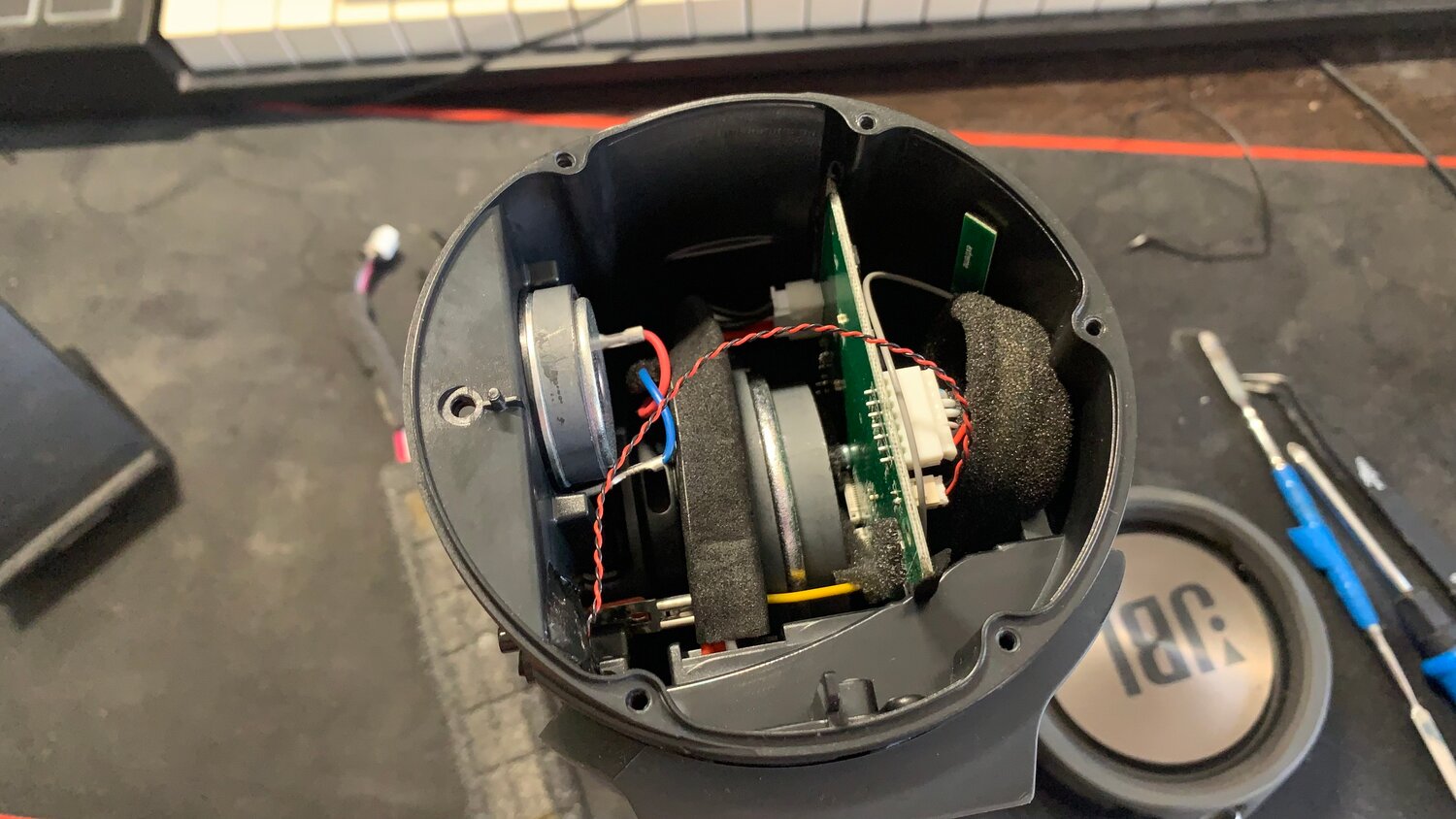 блютуз колонка, колонка jbl charge, колонка, колонка jbl xtreme, jbl xtreme 3 inside