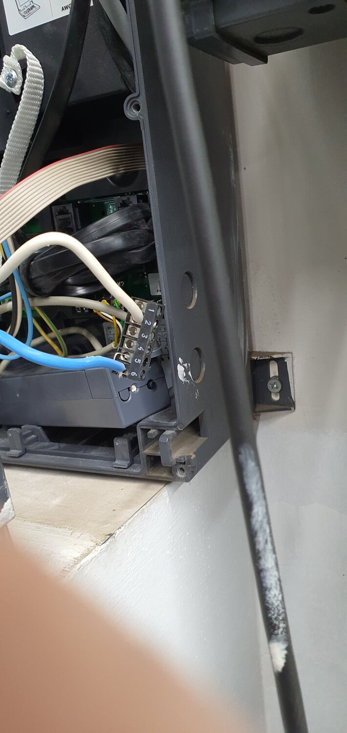 распиновка автомагнитолы пионер avh-160dvd parking brake, ремоут на магнитоле, рено aux к штатной магнитоле, клемма в щиток этажный, клеммник для распаячных коробок сип 4х16 алюминий медь