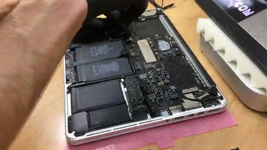 macbook air 11 2013 разбор, macbook разобранный, замена акб iphone 6, macbook pro, macbook air