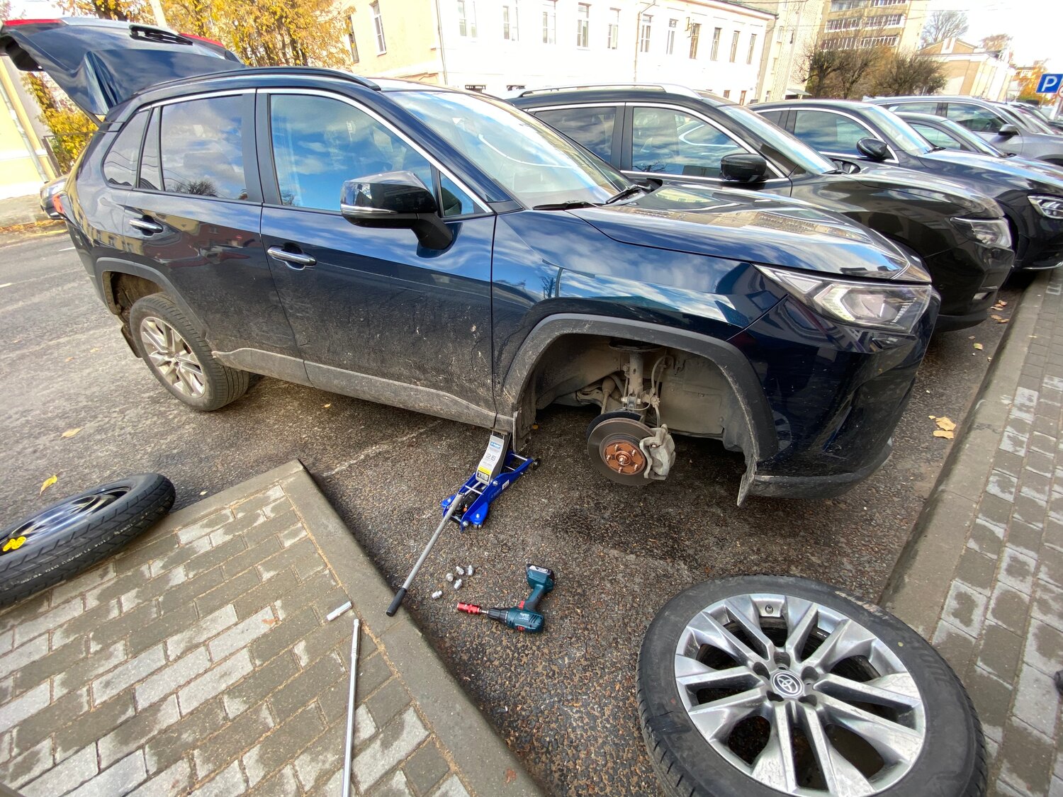 автомобиль, машин, авто, колес, форд фокус аварии со сдутыми шинами