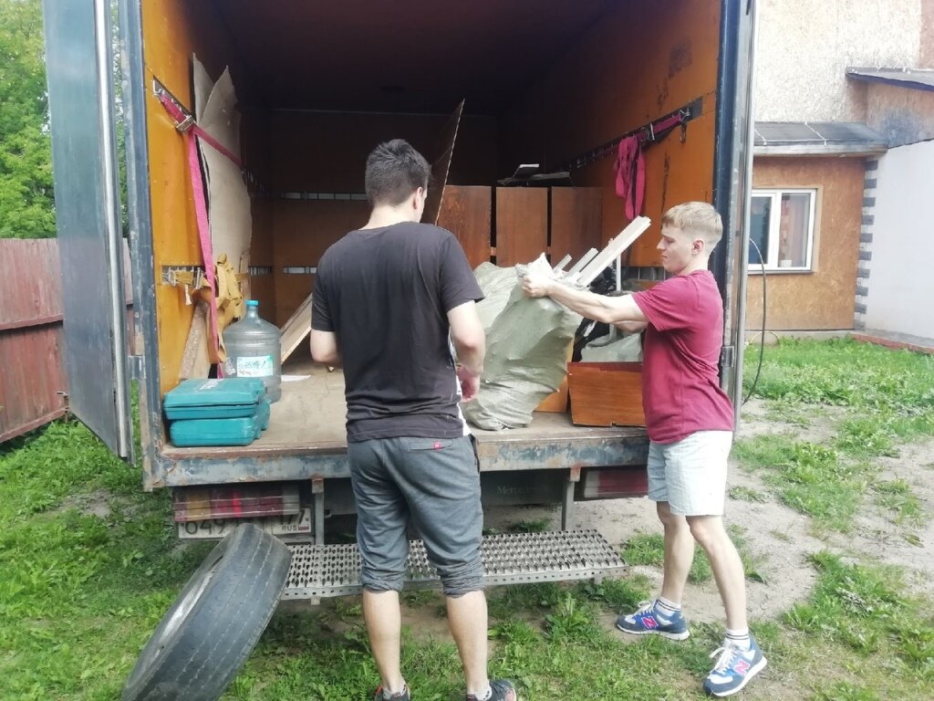 грузчики переезды, грузчики, газель с грузчиками, грузчики грузят, квартирный переезд