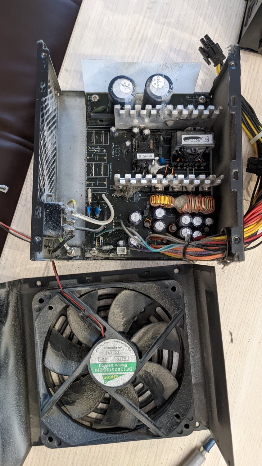 блок питания aerocool, блок питания be quiet! straight power 11 1000w, кулер для блока питания, компьютерный блок питания, блок питания для пк