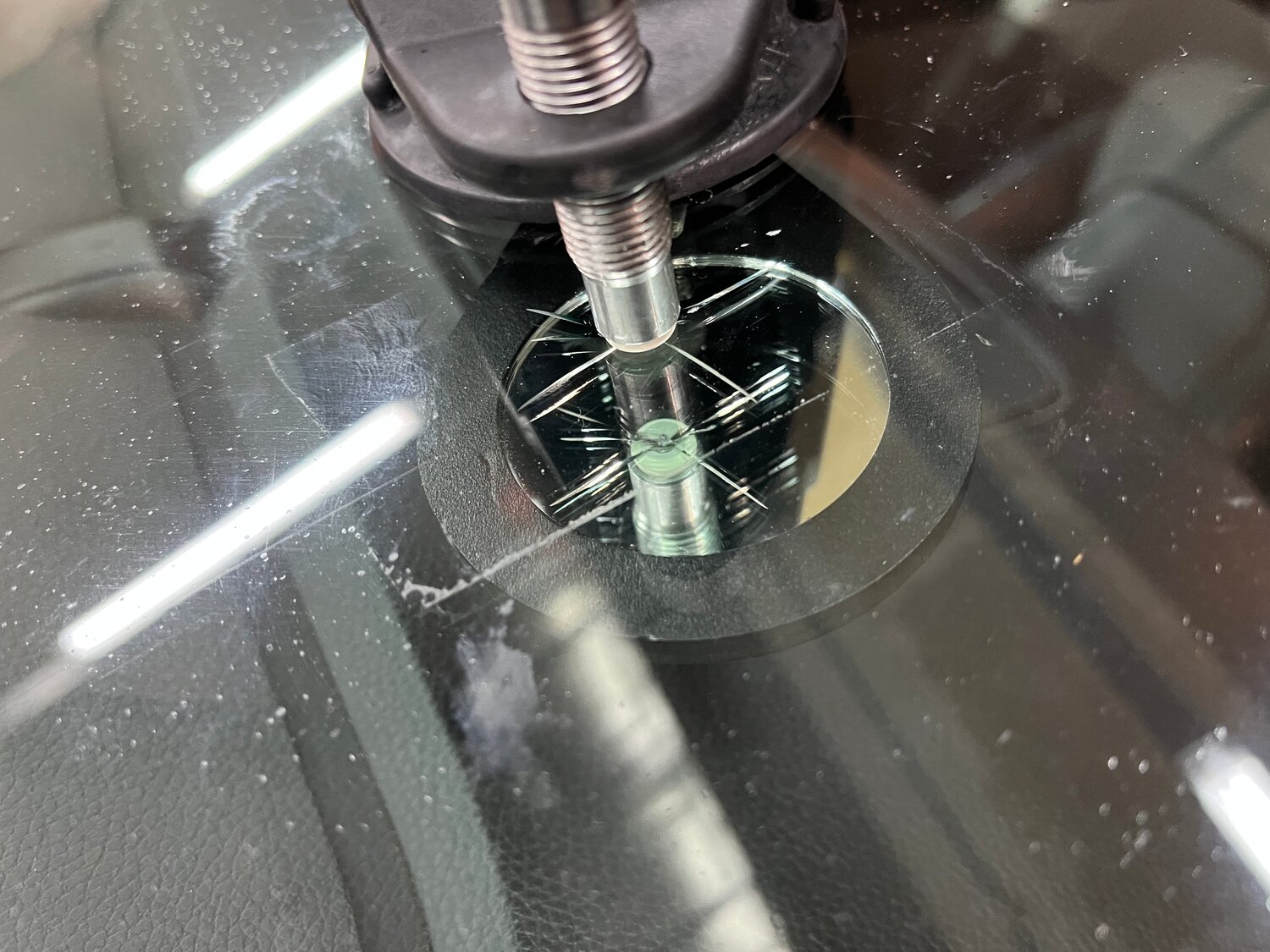 полировка лобового стекла, сколы на лобовом стекле, ремонт скола на лобовом стекле, ремонт сколов и трещин на лобовом стекле, ремонт лобового стекла