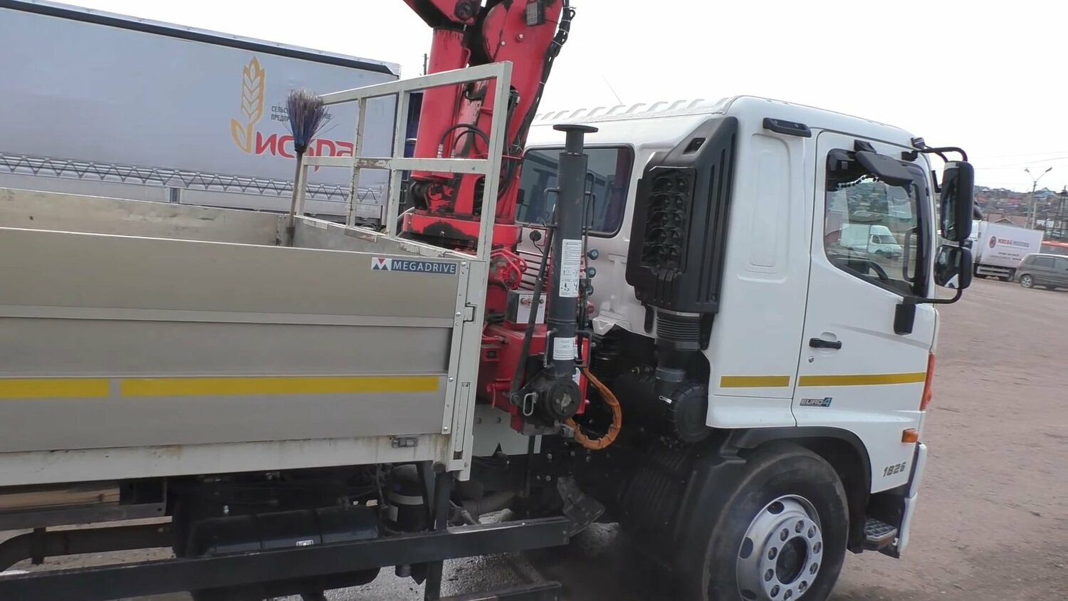 isuzu npr75 с кму, isuzu npr75lm с кму unic 374, манипулятор исузу, isuzu elf 7.5 манипулятор, isuzu nqr 71 манипулятор