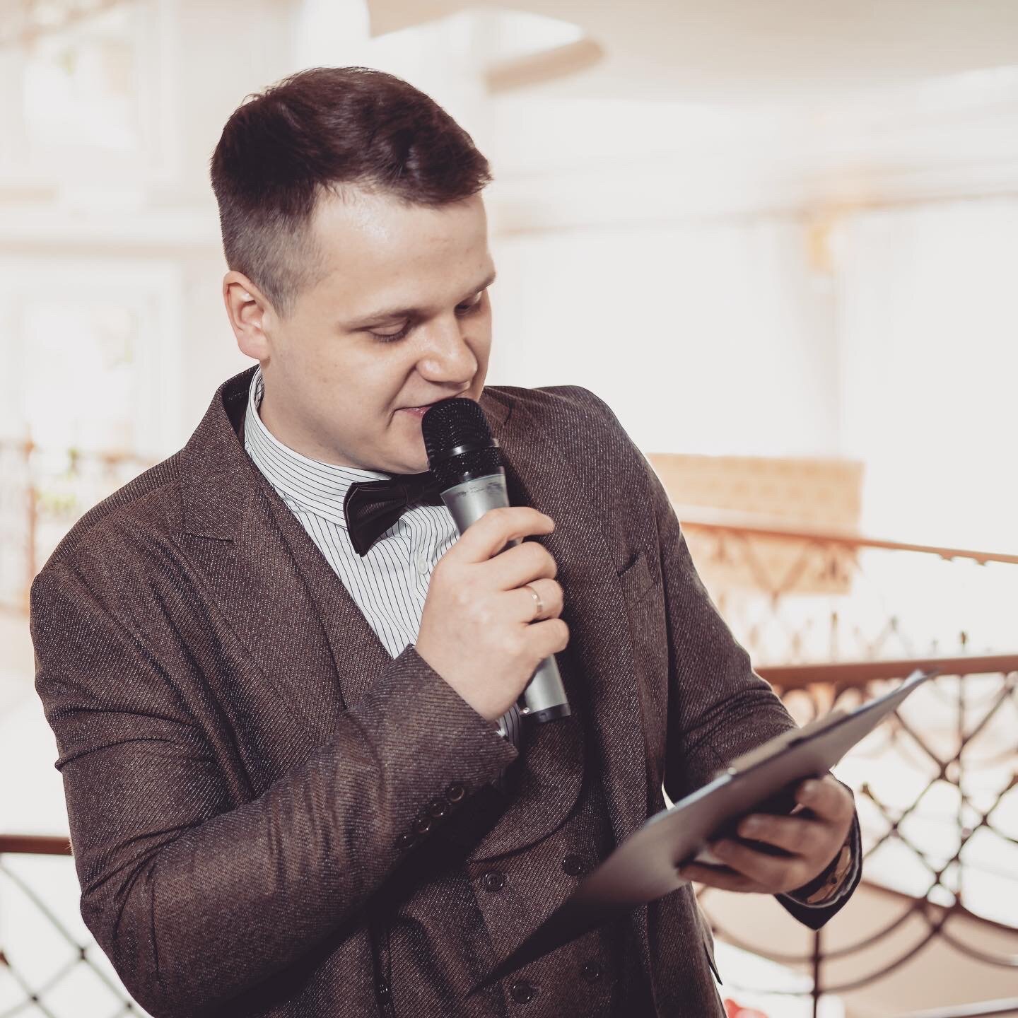 ведущий, человек, ведущий на свадьбу, мужчины, лев чуриков ведущий