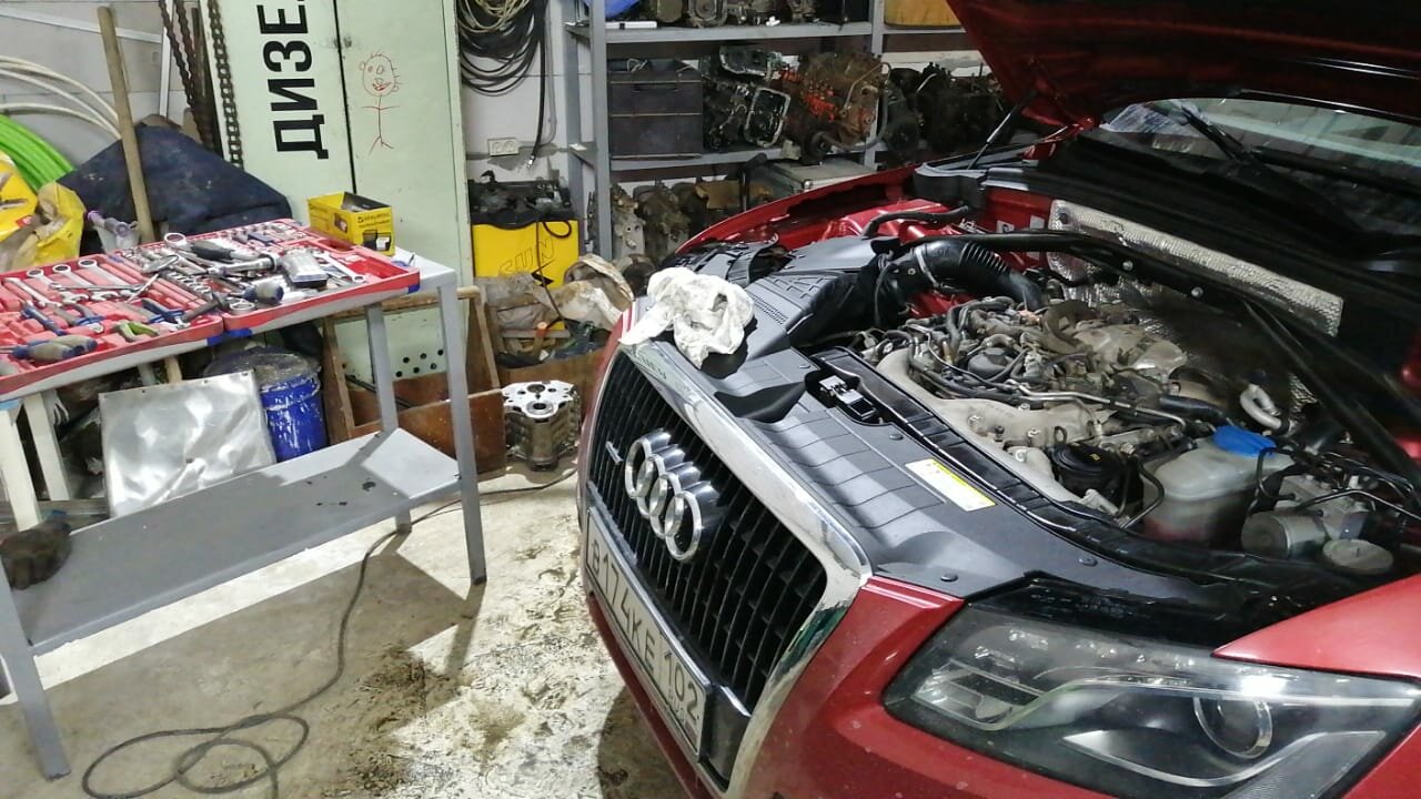 webasto audi q3, масложор ауди q3 2.0 tfsi, моторный отсек ауди а1, сальник коренной 2.0tfsi audi a4b8, автомобиль audi