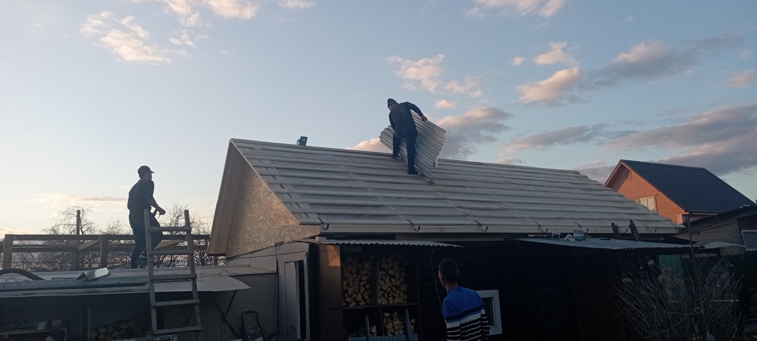 монтаж кровли из профнастила с20, монтаж кровли из профнастила, монтаж профлиста н60 на кровлю, крыша из профлиста, монтаж кровли