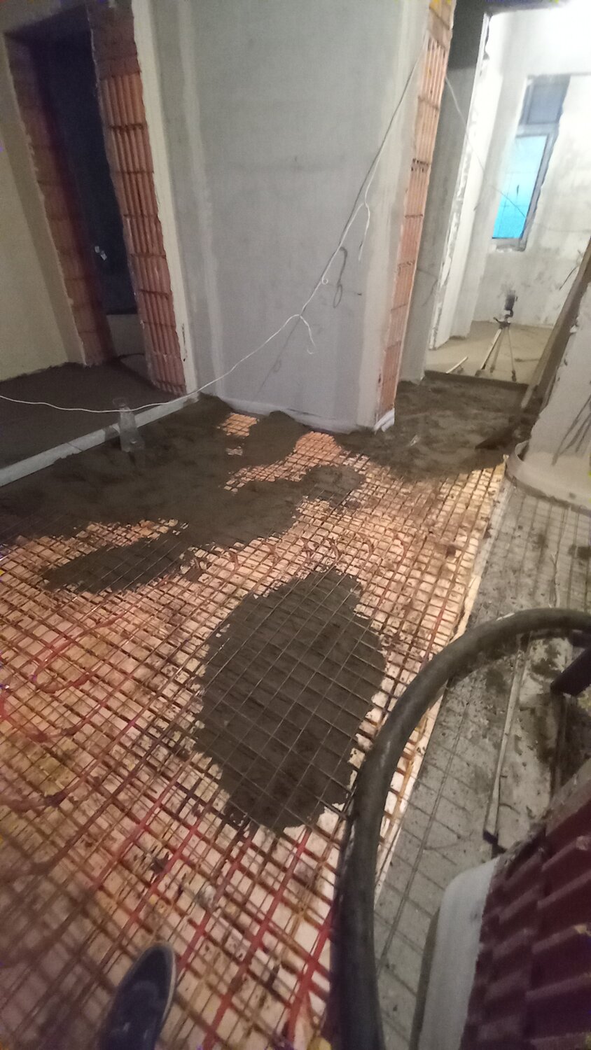 полусухая стяжка пола, стяжка пола, укрепление стяжки пола, устройство стяжки пола, стяжка теплого пола