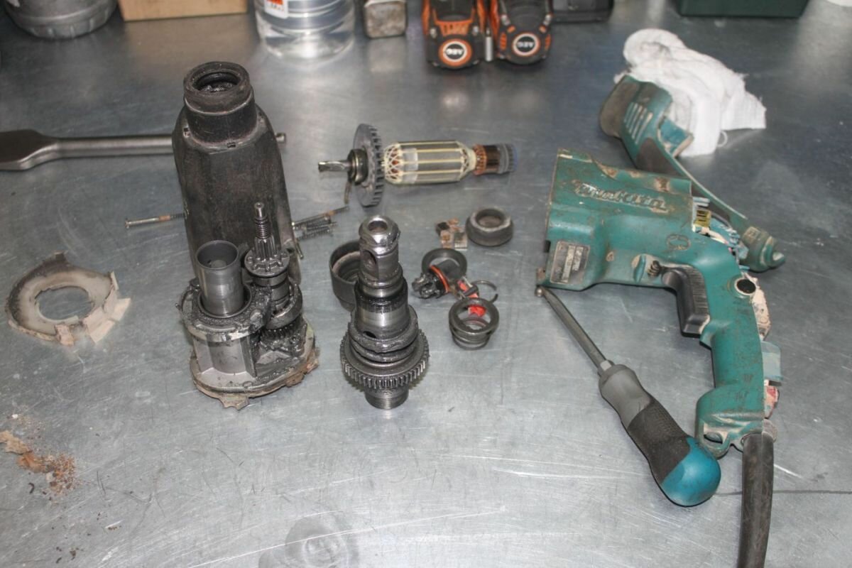 перфоратор макита, перфоратор макита 2450, перфоратор макита hr 2450, перфоратор макита 2450 разборка редуктора, макита 2450 разборка