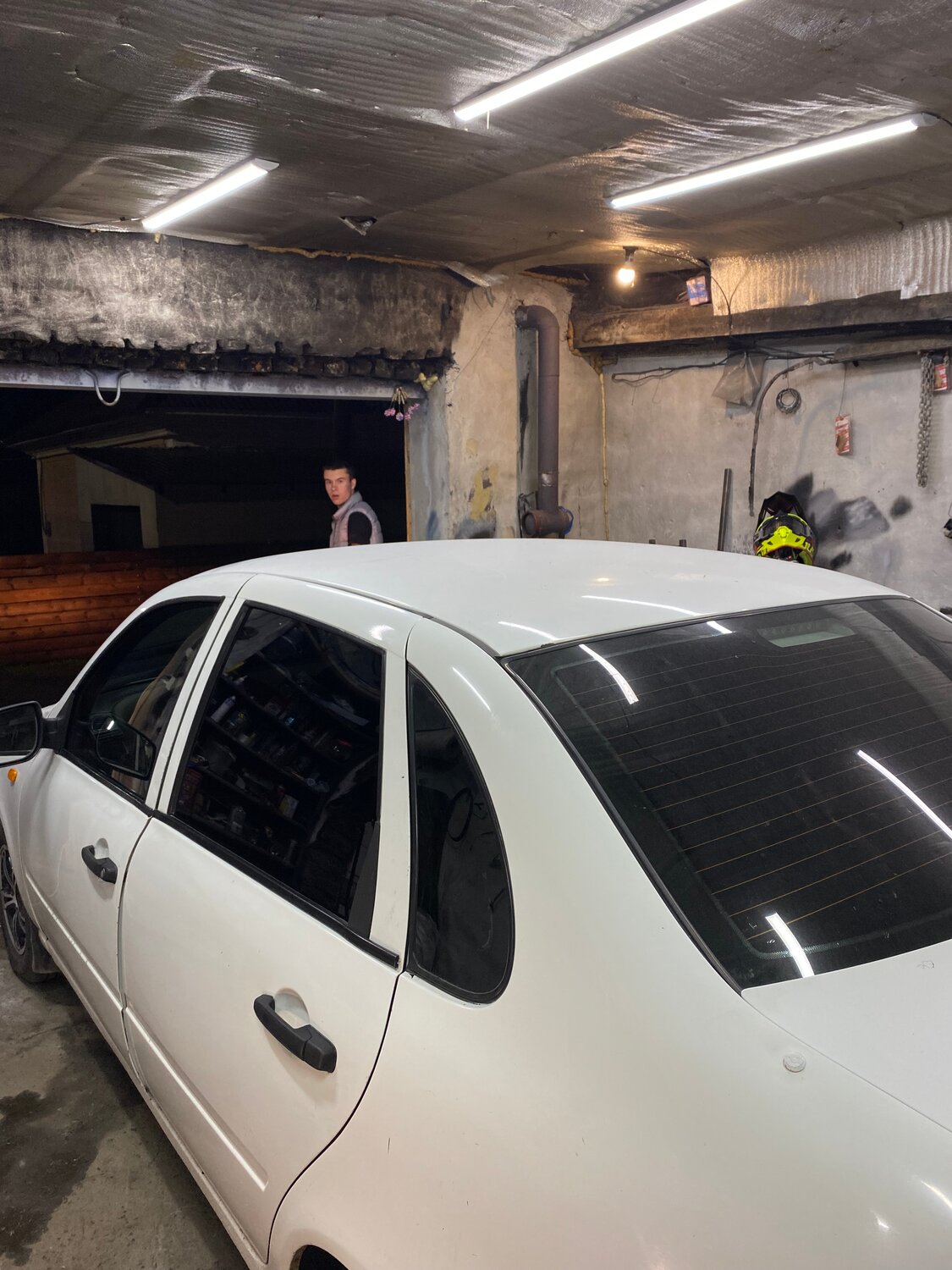 lada granta, гранта, тонировка лада гранта фл седан, зеркальная тонировка гранта, белая гранта с зеркальной тонировкой