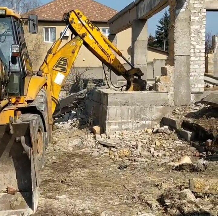 экскаватор-погрузчик terex 970, экскаватор погрузчик с гидромолотом, трактор jcb 3 сх, гидромолот на базе экскаватора, экскаватор погрузчик