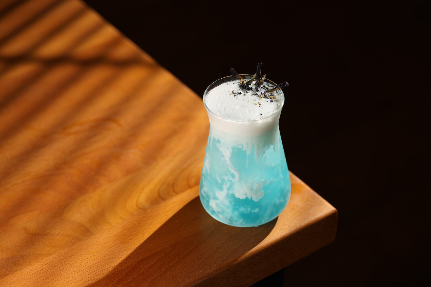 коктейль, голубые гавайи коктейль, коктейль голубой, молочный коктейль голубая лагуна, голубая пина колада коктейль безалкогольный