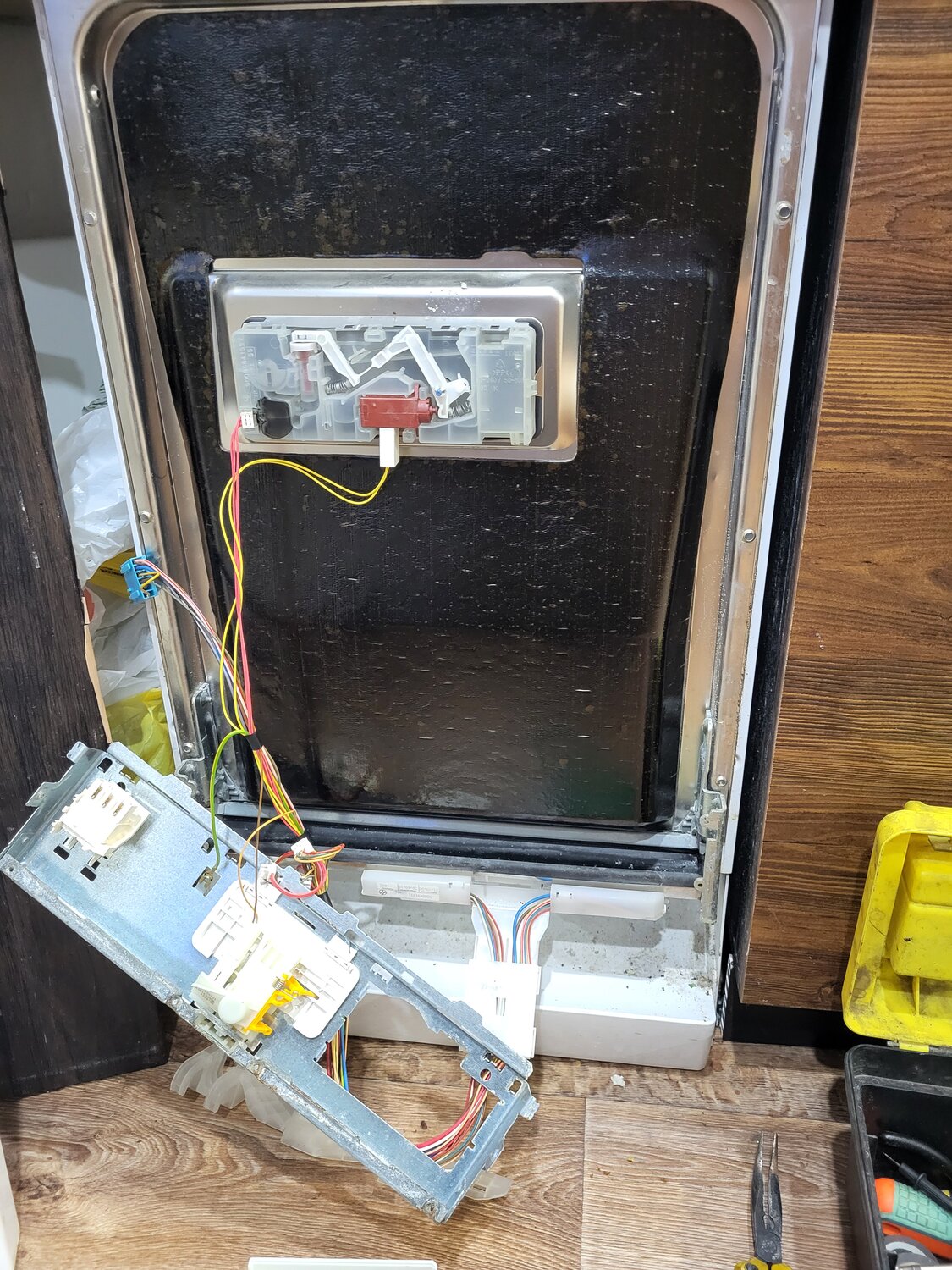 посудомоечная машина electrolux esl 4550 ra, ремонт посудомоечных машин, посудомоечная машина канди, установка посудомоечной машины, техника