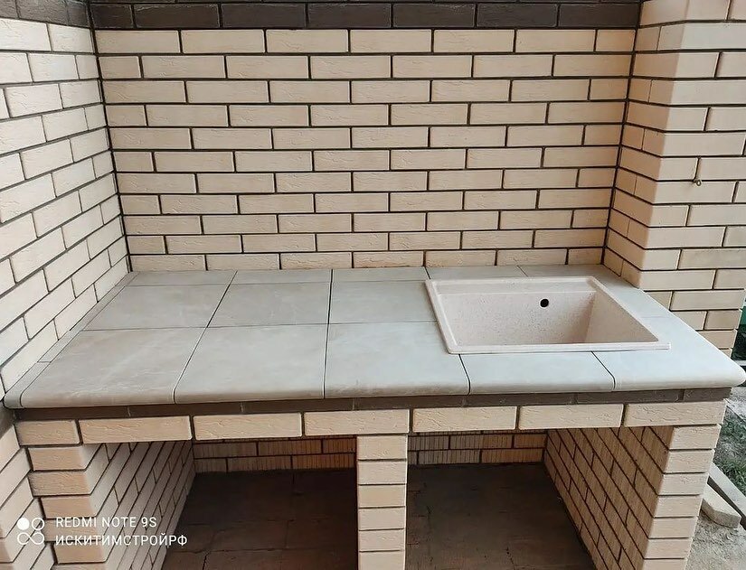 барбекю комплекс из кирпича, мангал из кирпича, мангал со столешницей, столешница из кирпича барбекю, казан мангал из кирпича