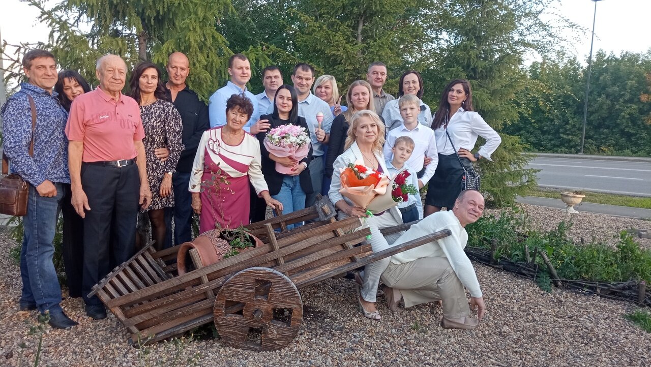 девушка, человек, фотографии друзей, всей деревней, община