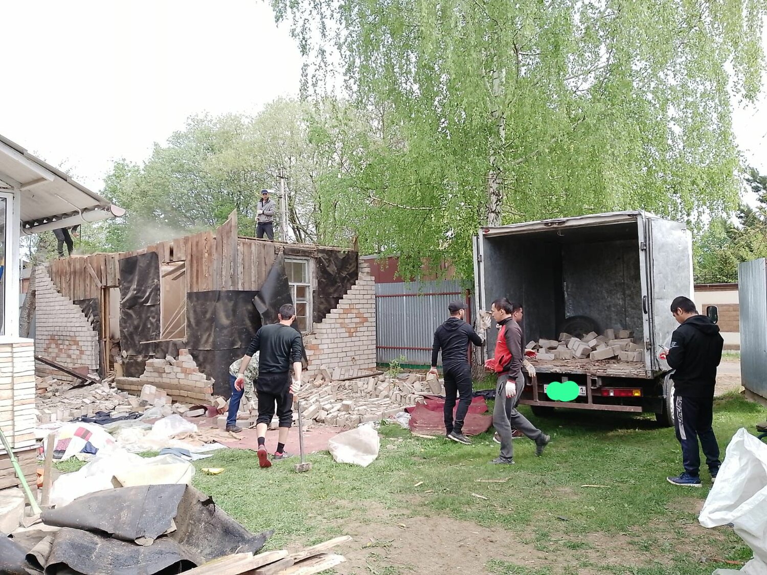 взрыв гаража, место взрыва, вывоз мусора, взорвался газ, строительный мусор