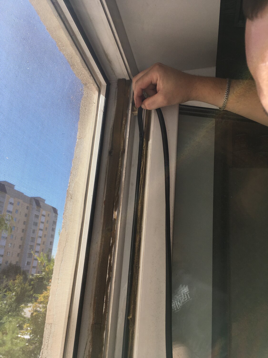 уплотнитель пластиковых окон, замена уплотнителя на пластиковых окнах, уплотнитель на окна, замена уплотнителя на пластиковых окнах самостоятельно, дополнительная уплотнительная резинка для пластиковых окон