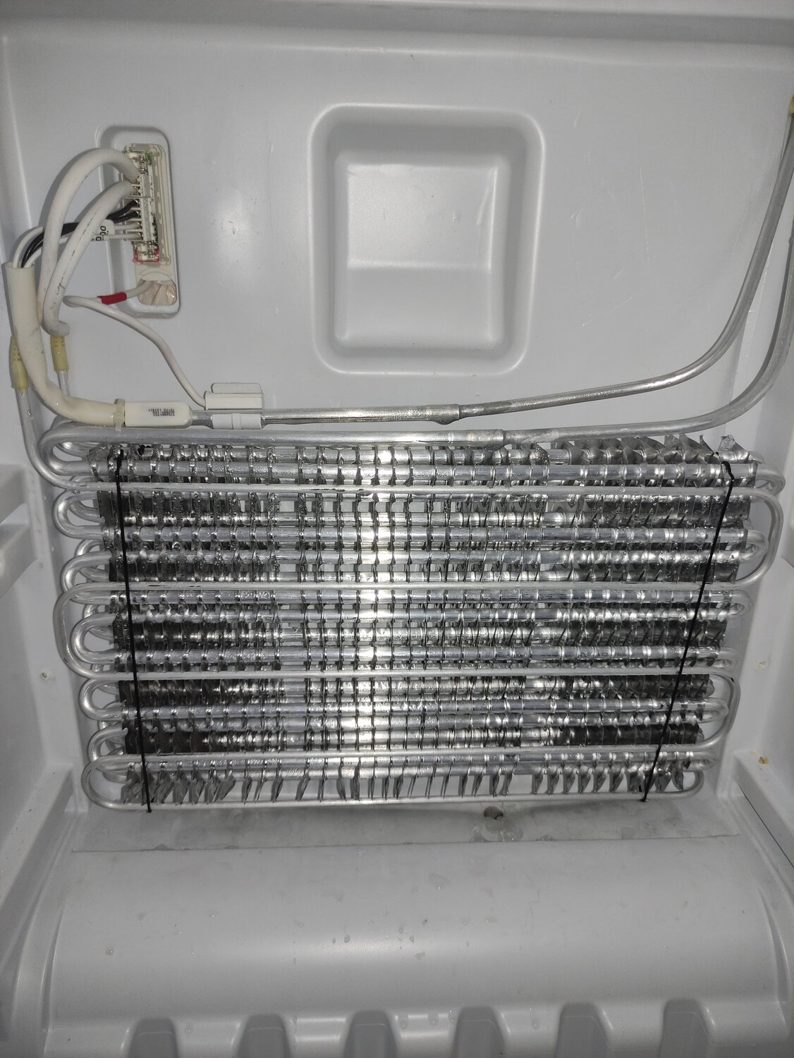 испаритель холодильника ноу фрост, холодильник ноу фрост, испаритель холодильника, испаритель indesit no frost, испаритель самсунг ноу фрост