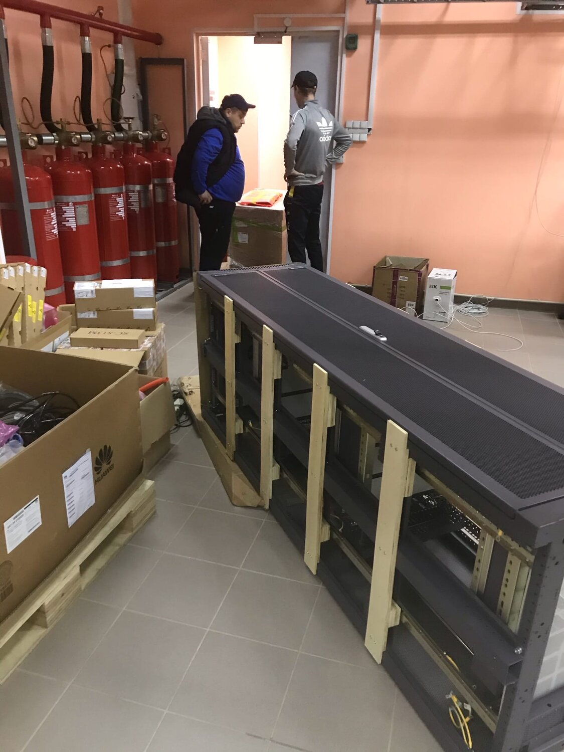 система газового пожаротушения, автоматические системы пожаротушения, система пожаротушения цод, газовое пожаротушение, газовое пожаротушение в серверной