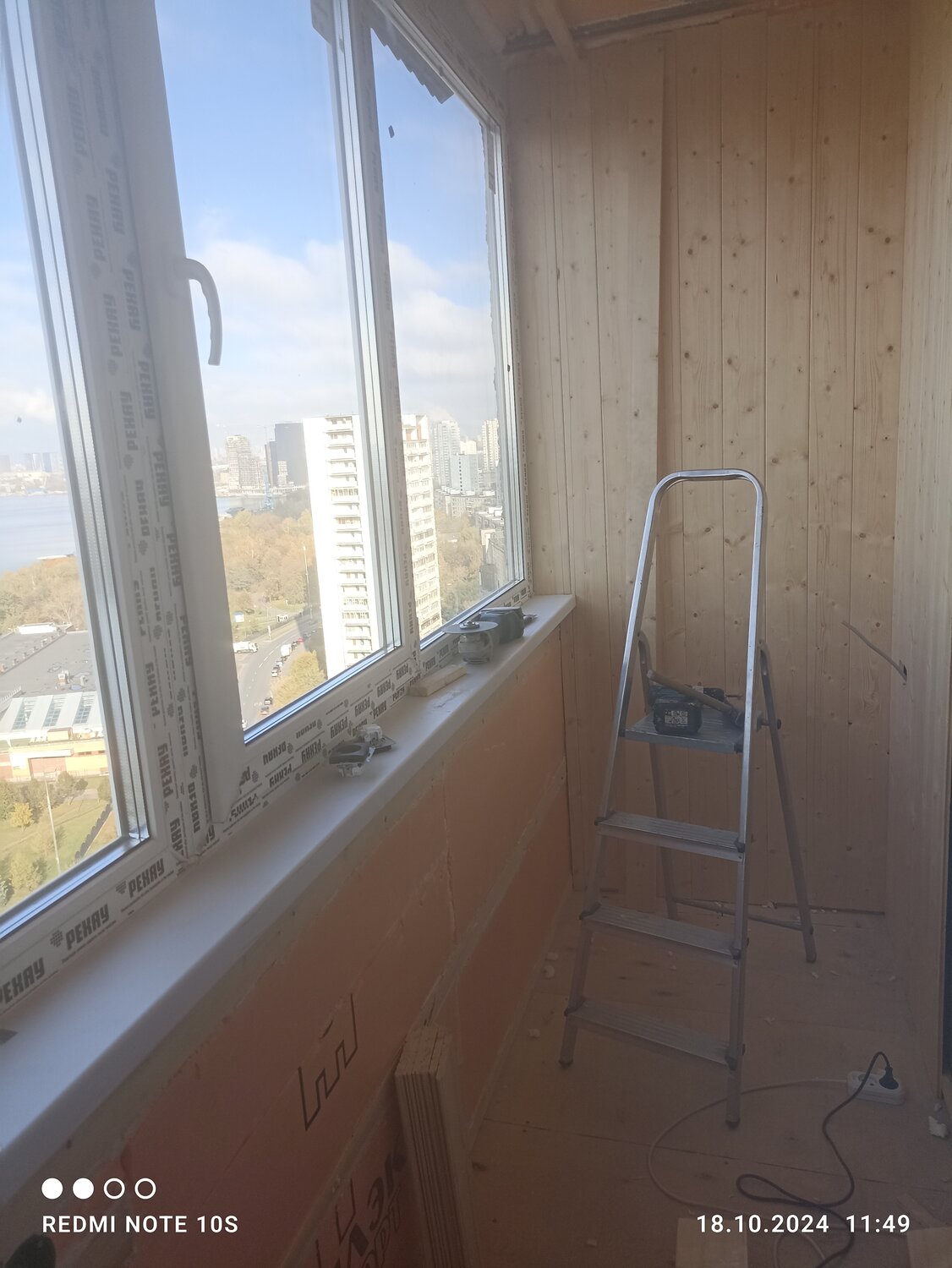 отделка балкона, лоджия балкон, внутренняя отделка балкона, отделка балконов и лоджий, остекление балкона