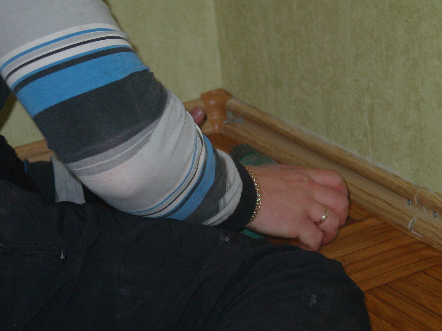 плинтус, плинтуса на пол, плинтуса для пола, монтаж плинтуса, установка плинтуса