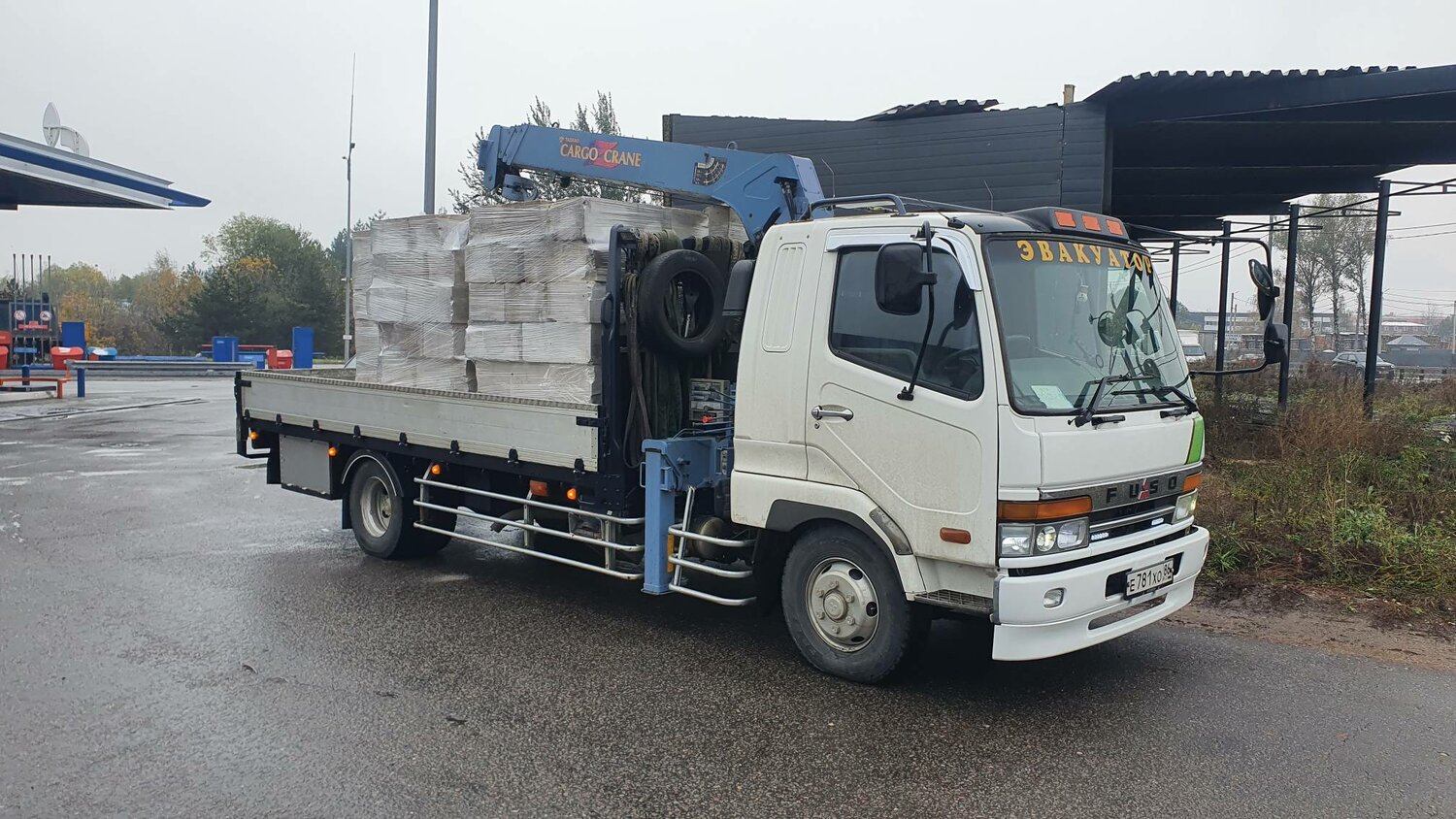 манипулятор mitsubishi fuso 5 тонн, mitsubishi fuso манипулятор 5т, манипулятор 5 тонн, хино рейнджер манипулятор, манипулятор митсубиси фусо 5т